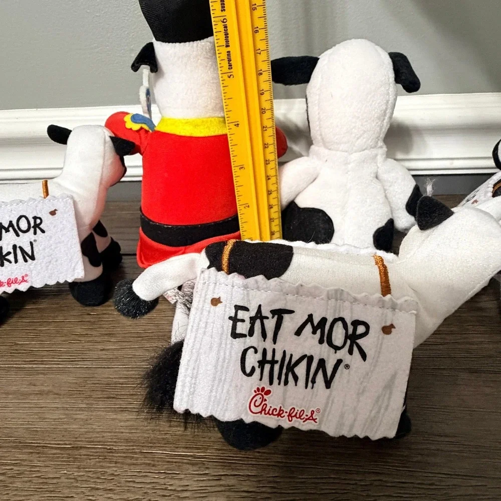 Chick-fil-A Plush Cow Lot Eat Mor Chikin Advertising Mascots Nutcracker 5pc Set